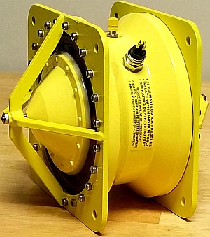 Transductor subacuático amarillo de baja frecuencia Lubell VC2C